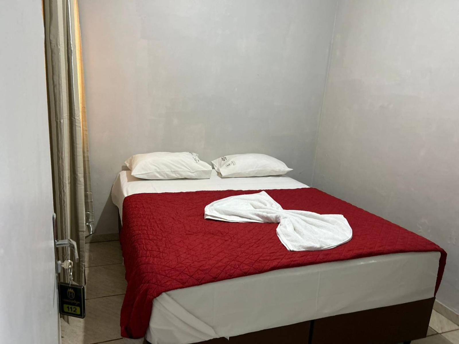 Cerrado Plaza Hotel -โดราโดส ภายนอก รูปภาพ